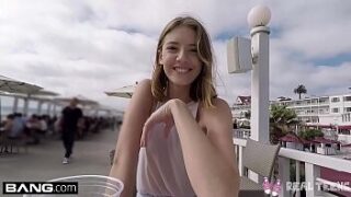 คลิปหนังx เย็ดสาวน่ารักอินฟลูเอนเซอร์ แอบเย็ดกับตากล้องหลังจบงานนมสวยโดนเย็ดครางน่ารัก